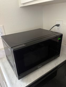 Small black Microwave
