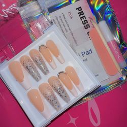 Press On Nails 