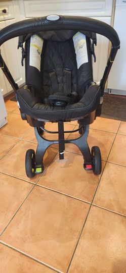 DOONA stroller collapse to car seat