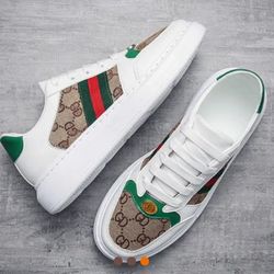 BRAND NEW SHOES SIZE 8