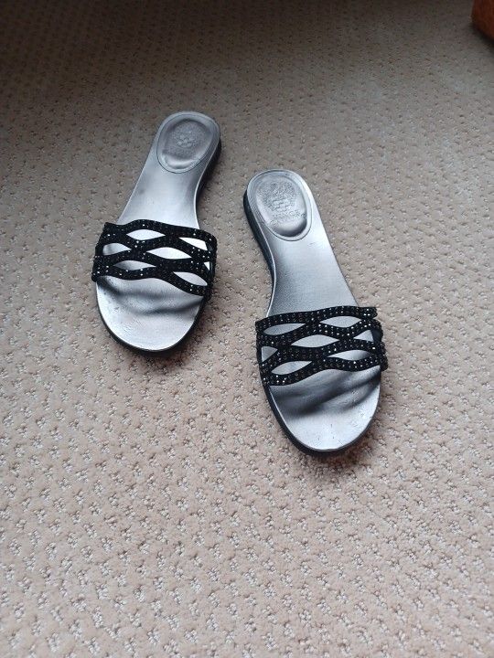 Vince Camuto Slides Size  8