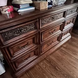 5 Piece Solid Wood King Sized Bedroom Suite