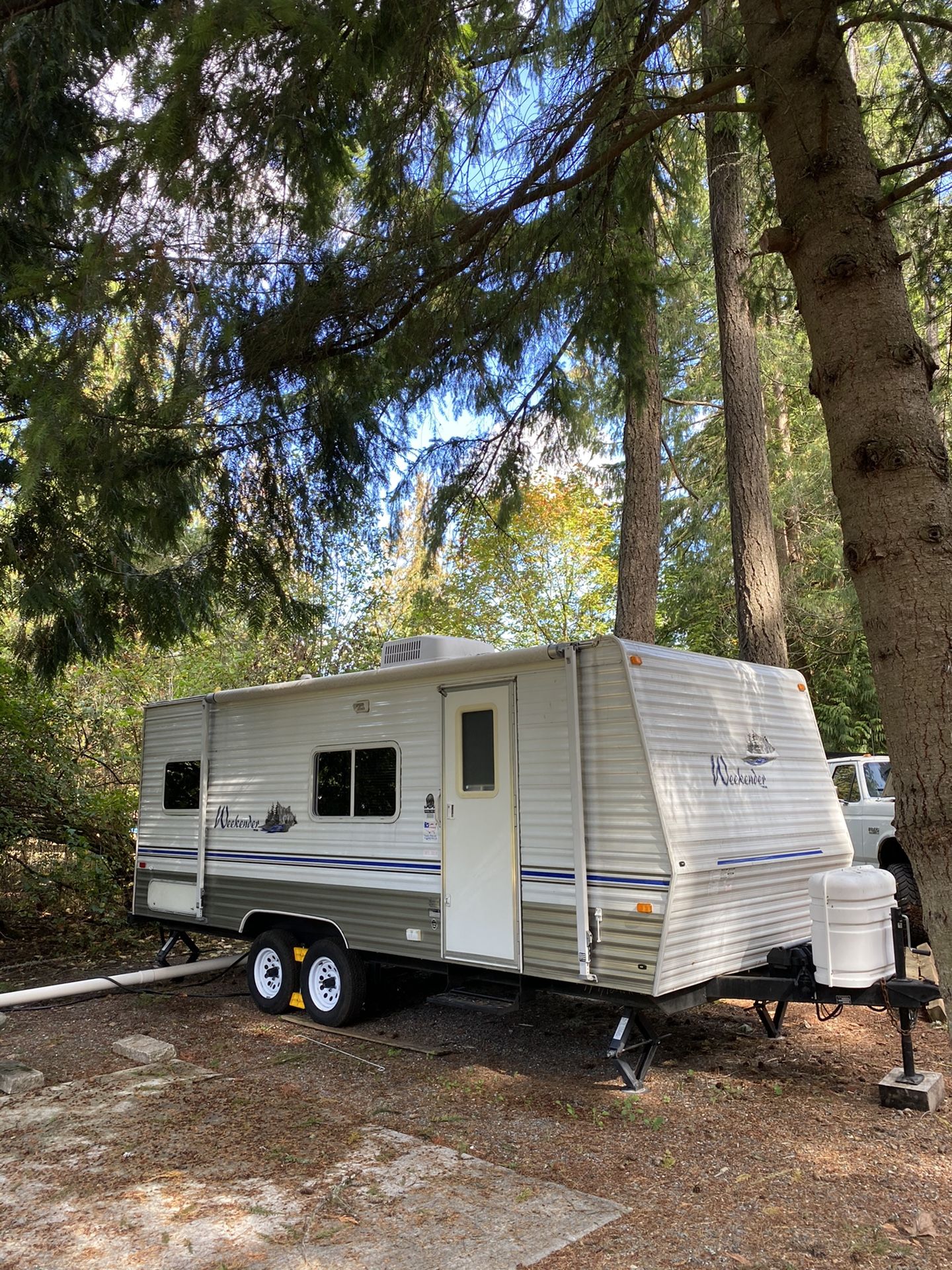 2005 Skyline Weekender camper trailer 23ft