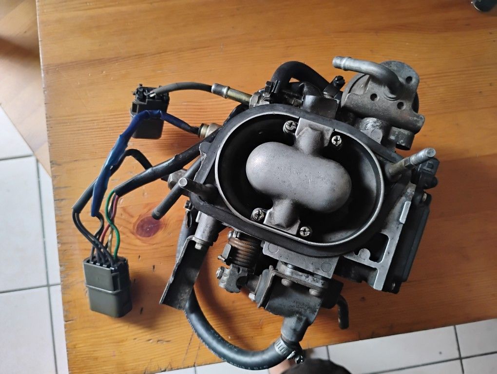 Throttle Body FOR Nissan 1988 D21 Hardbody