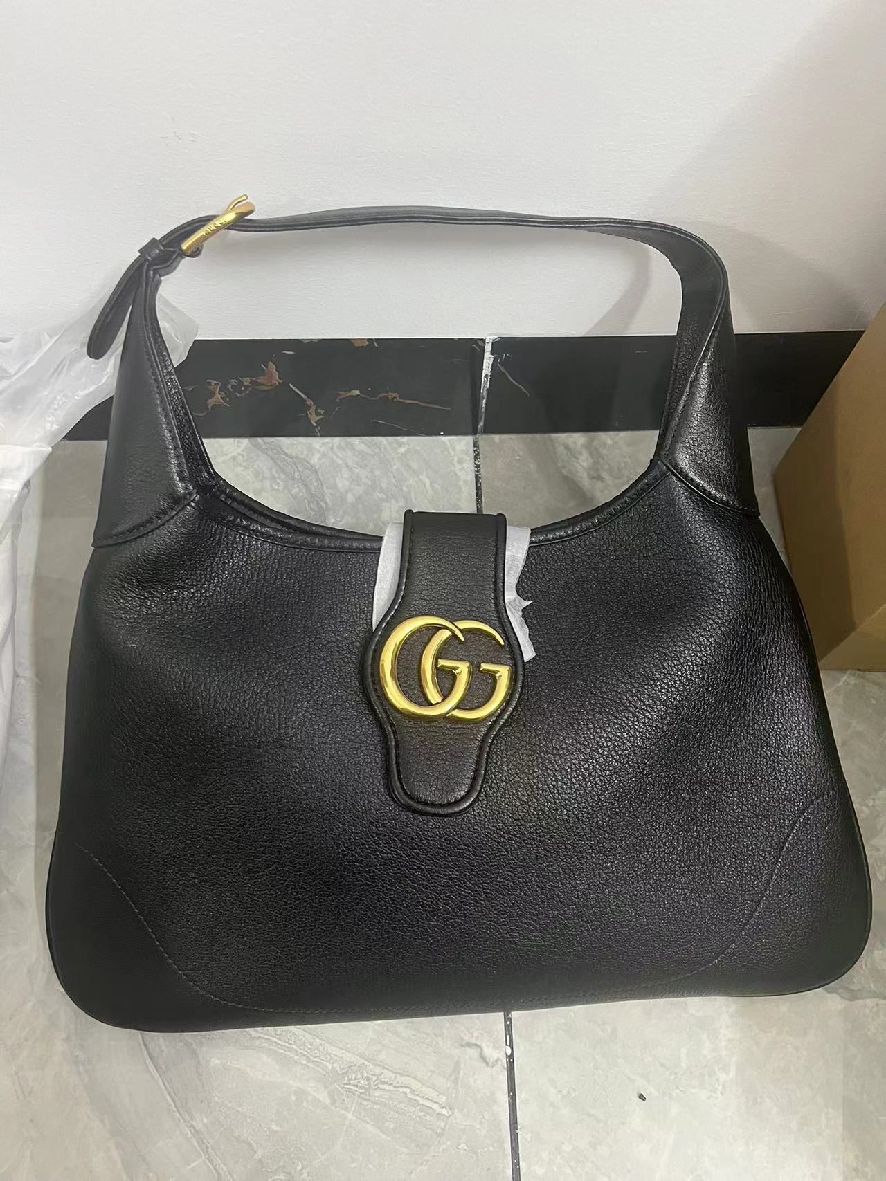Gucci Big Leather Shoulder Bag Black 