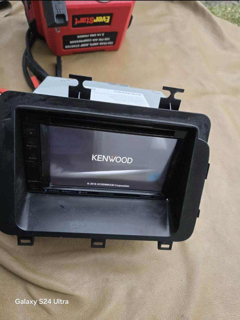 Kenwood DDX26BT Double Din.