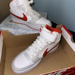 Nike White and Orange Sneakers Mid-Top Design Size 5