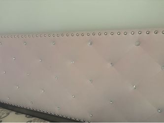 Full-size bed- las Colinas