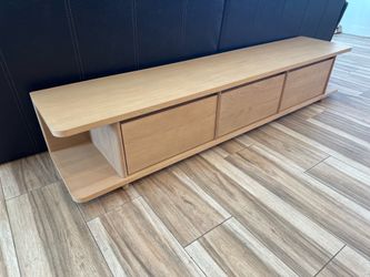 Article Judith White Oak Media Unit  SKU2476