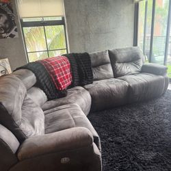 Power Recliner Couch!