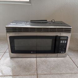 Maytag Microwave In Good Condition 
