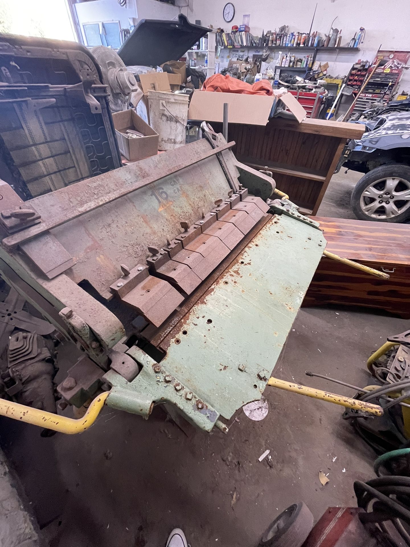 Chicago Sheet Metal Finger Brake & Box Machine Light industrial equipment & Tools