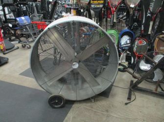 Used MAXX AIR 42 Inch 2-Speed Belt Drive Drum Fan ( Read the Description)