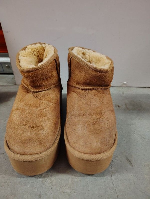Boots UGG