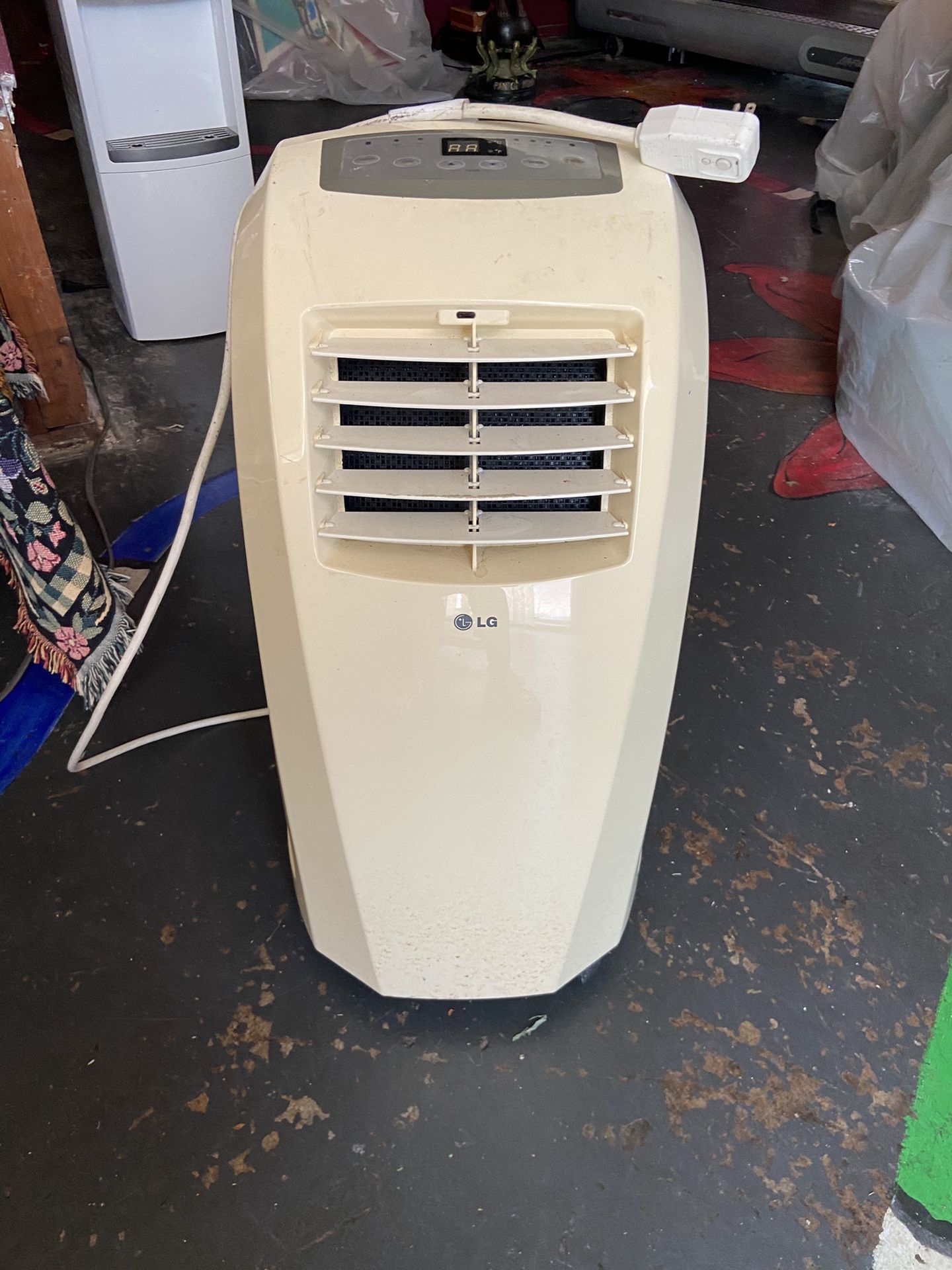 LG PORTABLE AIR CONDITIONER AC