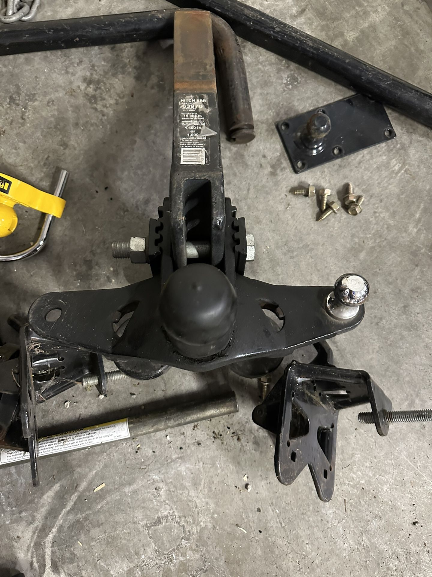 Trailer Towing Weight Distribution Hitch And Accessories