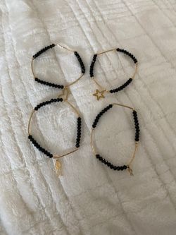 Bracelet set new never worn 4pieces