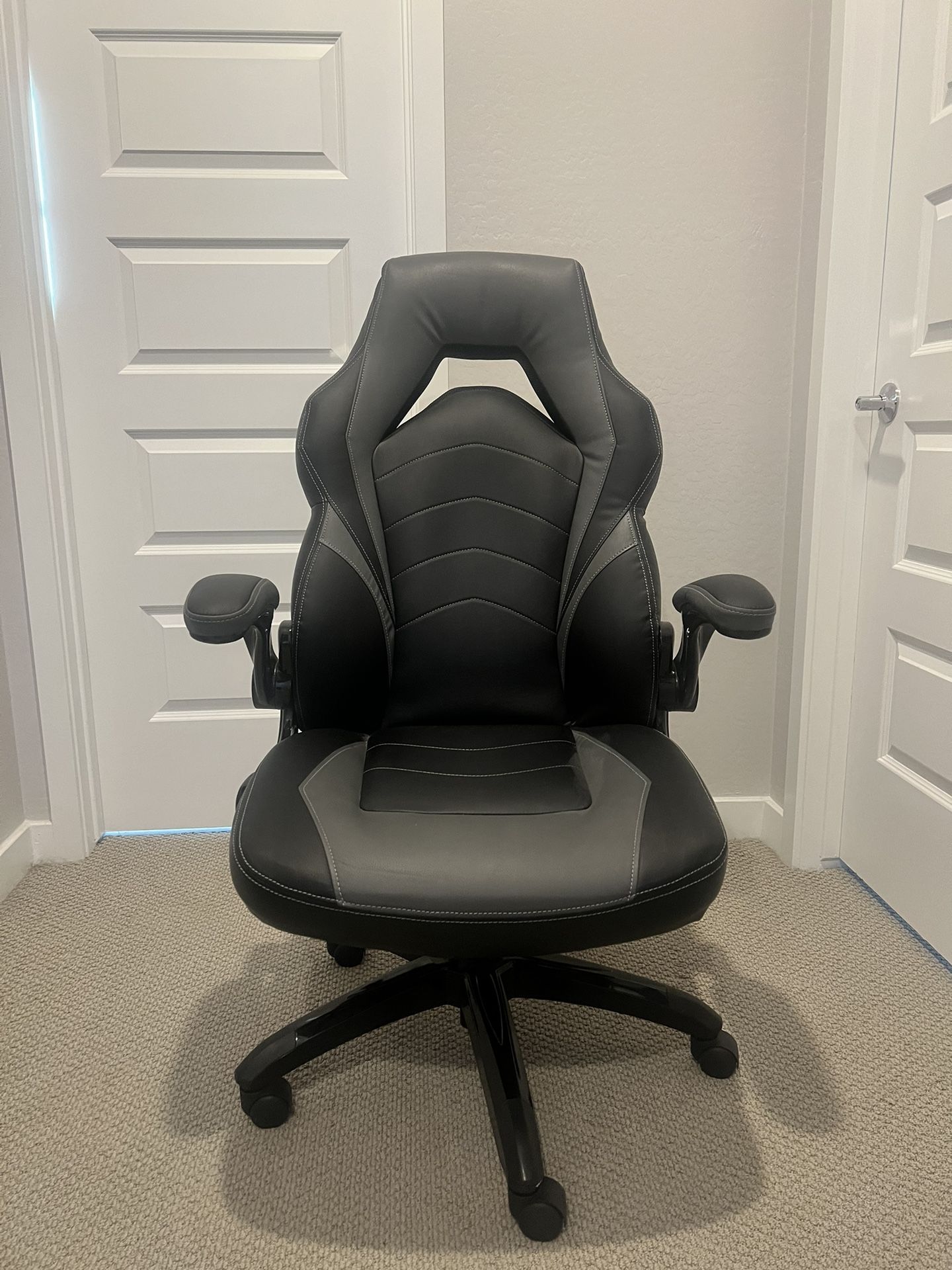 Office/Gaming Cushioned Chair