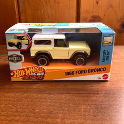 HOT WHEELS 1966 FORD BRONCO PULLBACK SPEEDERS METAL  NEW