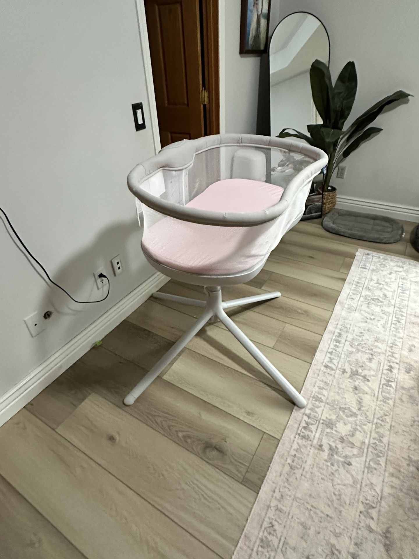2022 Halo 3.0 swivel Bassinest Bassinet