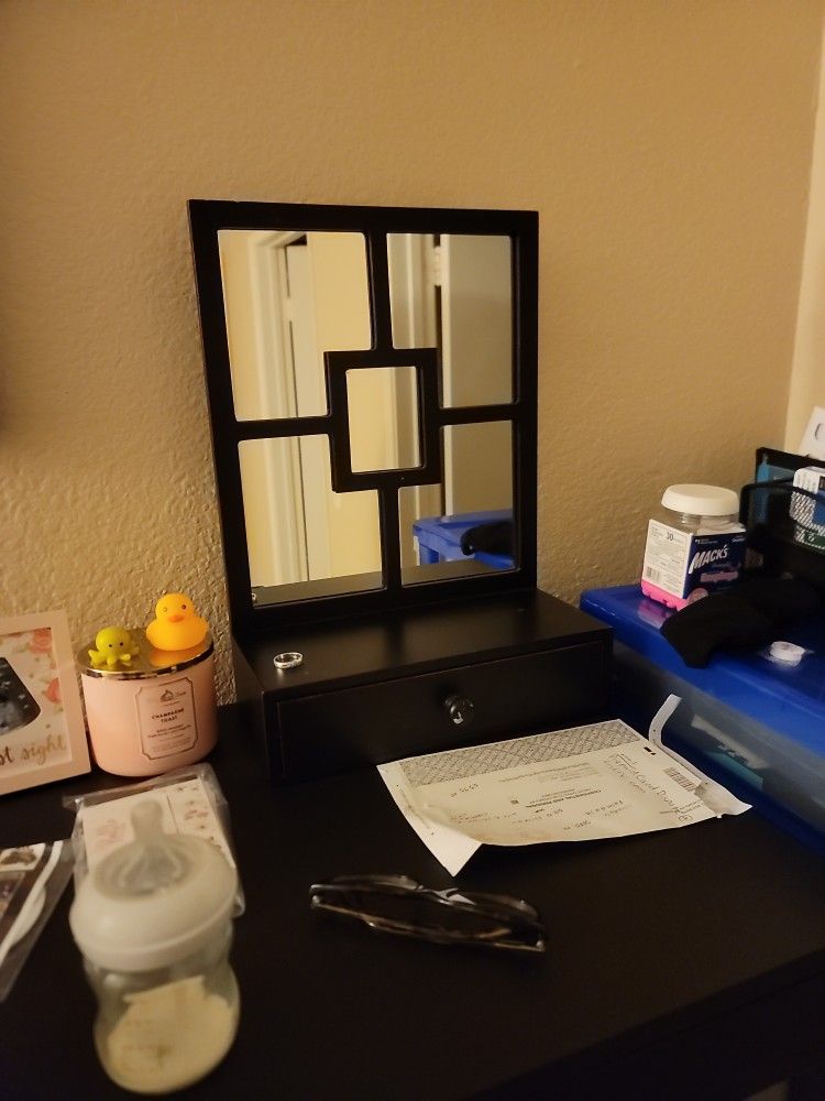 Black Mirror Drawer