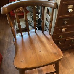 Vintage antique spindle back chair