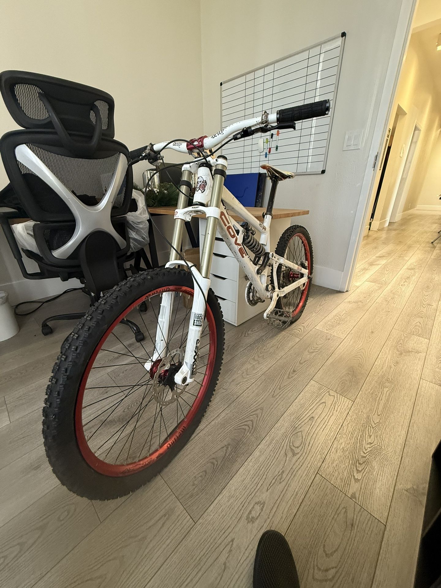 2012 Fully Built Cove Shocker Downhill Bike