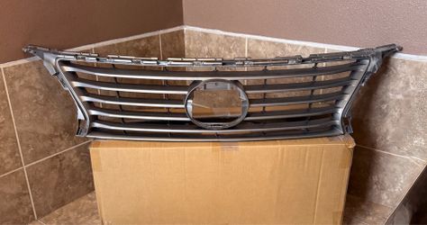 Lexus 2013 / 2015 RX350 RX450h Front Grille Upper Center