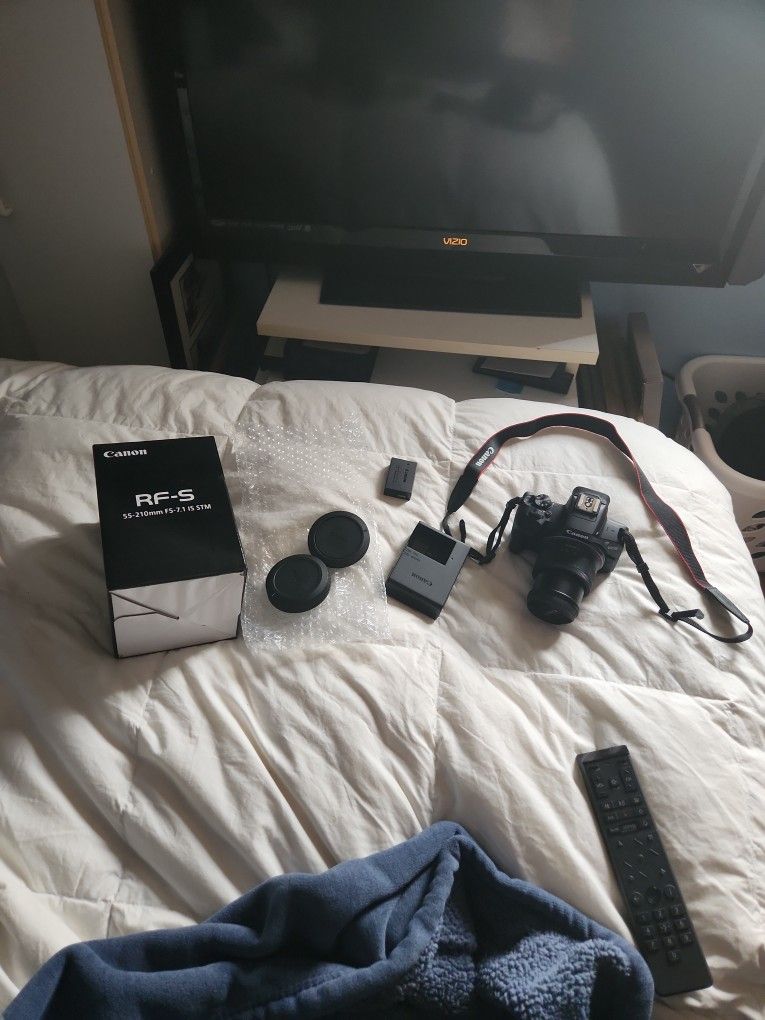 Eos R100 Canon Camera