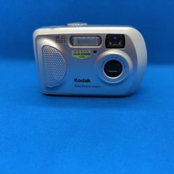 Kodak EasyShare CX6200 Camera
