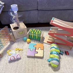 Lovevery Toy Bundle – Excellent Condition – Mixed Kits (Toddler Age 2)