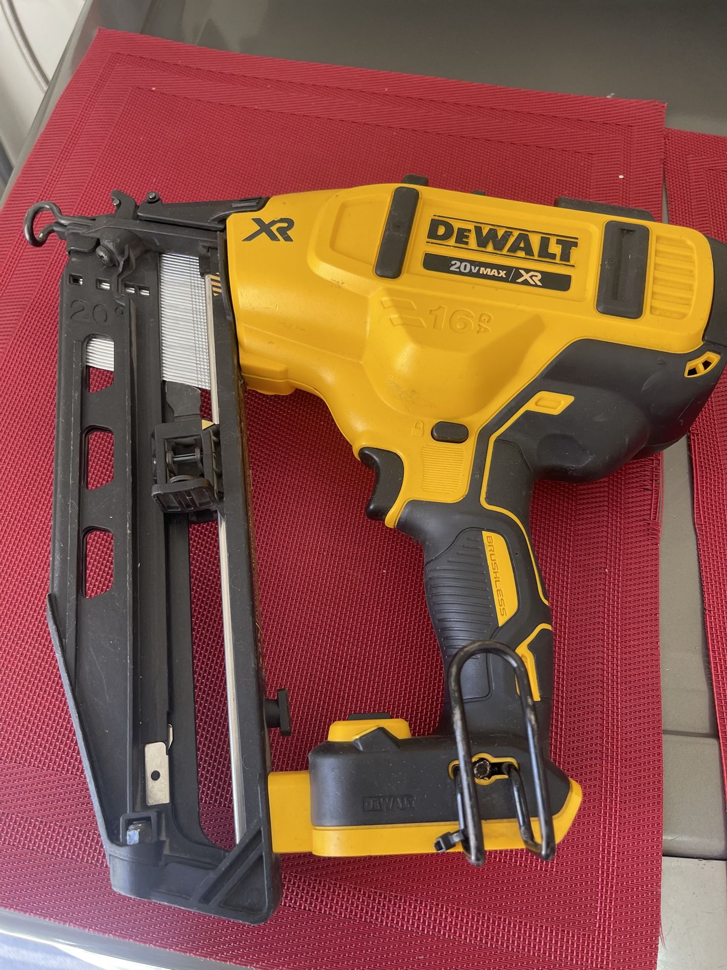 20V MAX XR Lithium-Ion Electric Cordless 16-Gauge Angled Finishing Nailer