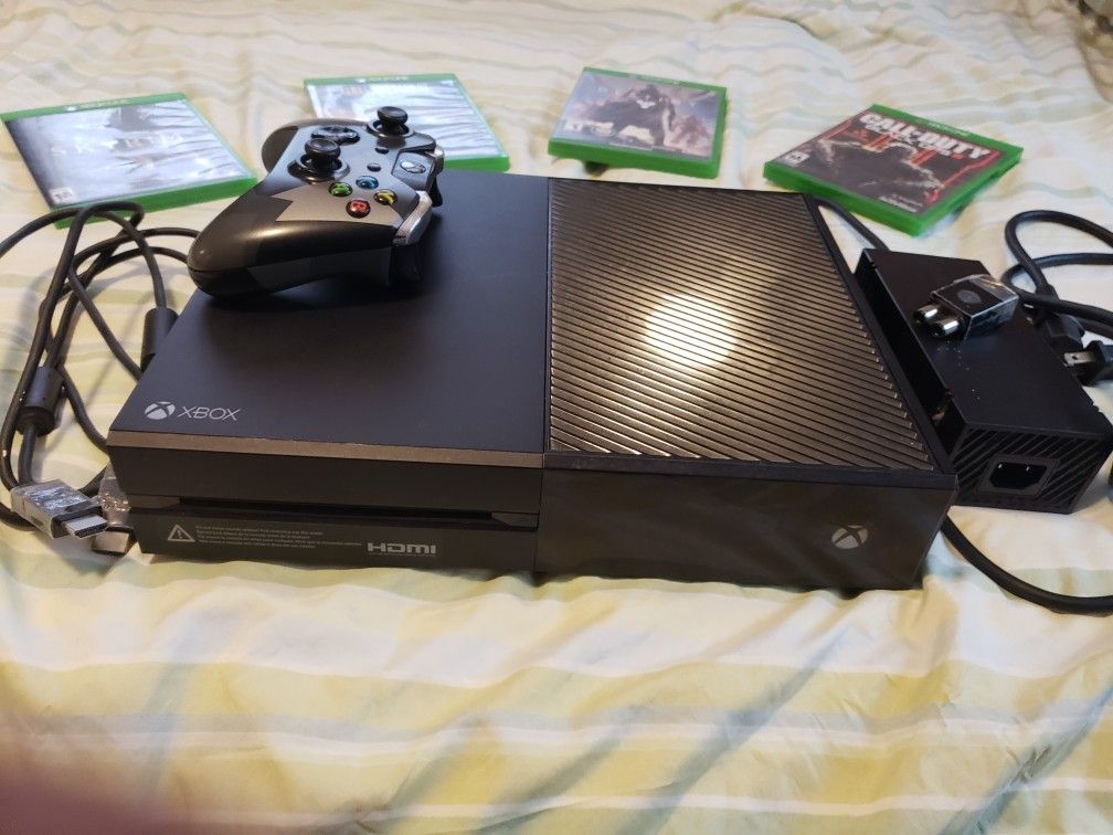 Xbox one +4 games and 1 controller