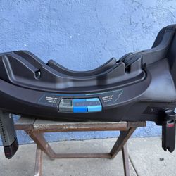 Nuna Pipa RELX Base (barely Used)