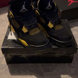 jordan 4 lightning size 9