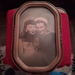 ART DECO FRAME WITH CONVEX GLASS AFTER THE WAR* NAVY SWEETHEARTS *