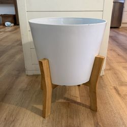 Large White Planter With Stand