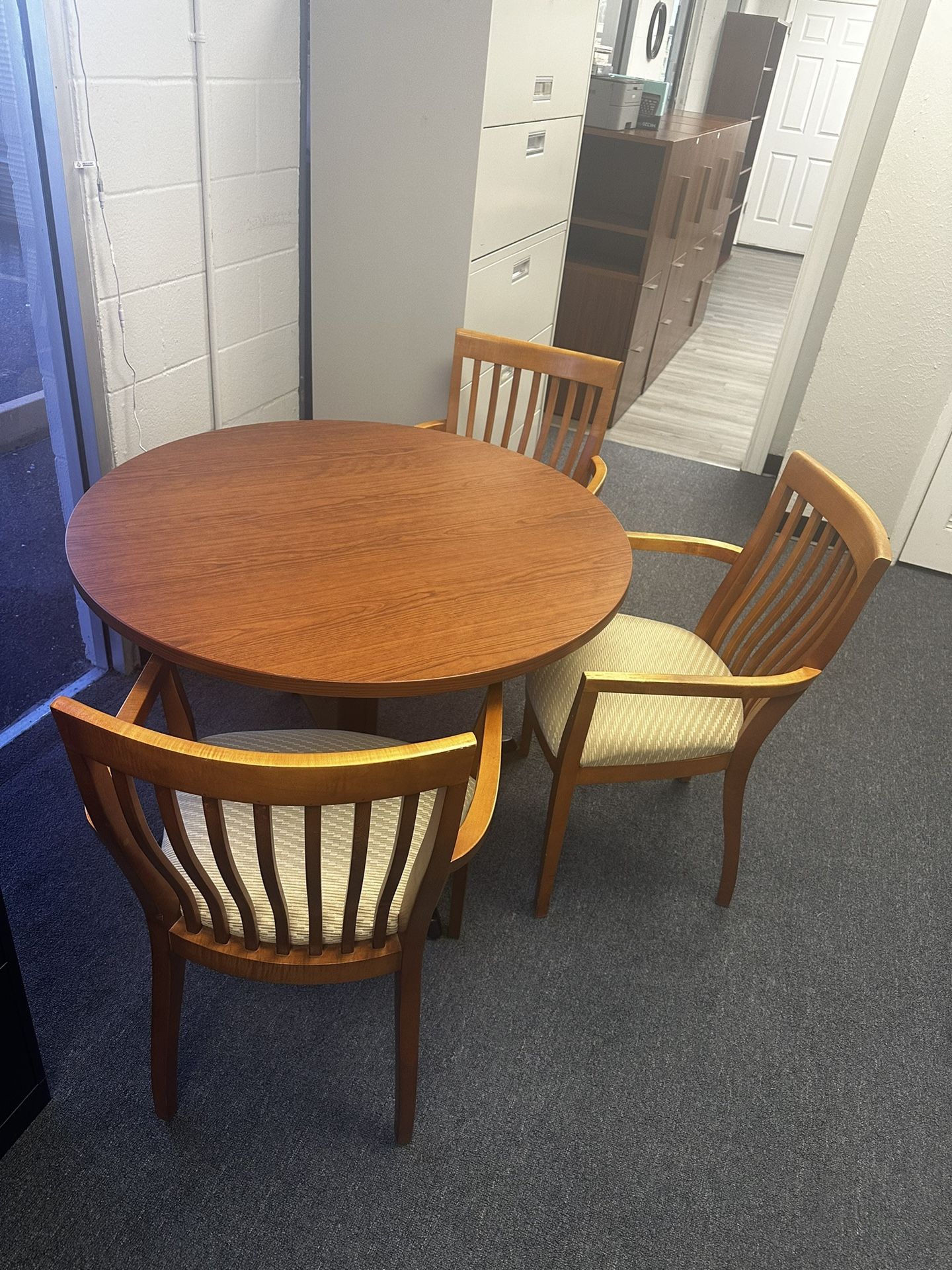 OFFICE/HOME TABLE ROUND TABLE AND CHAIRS