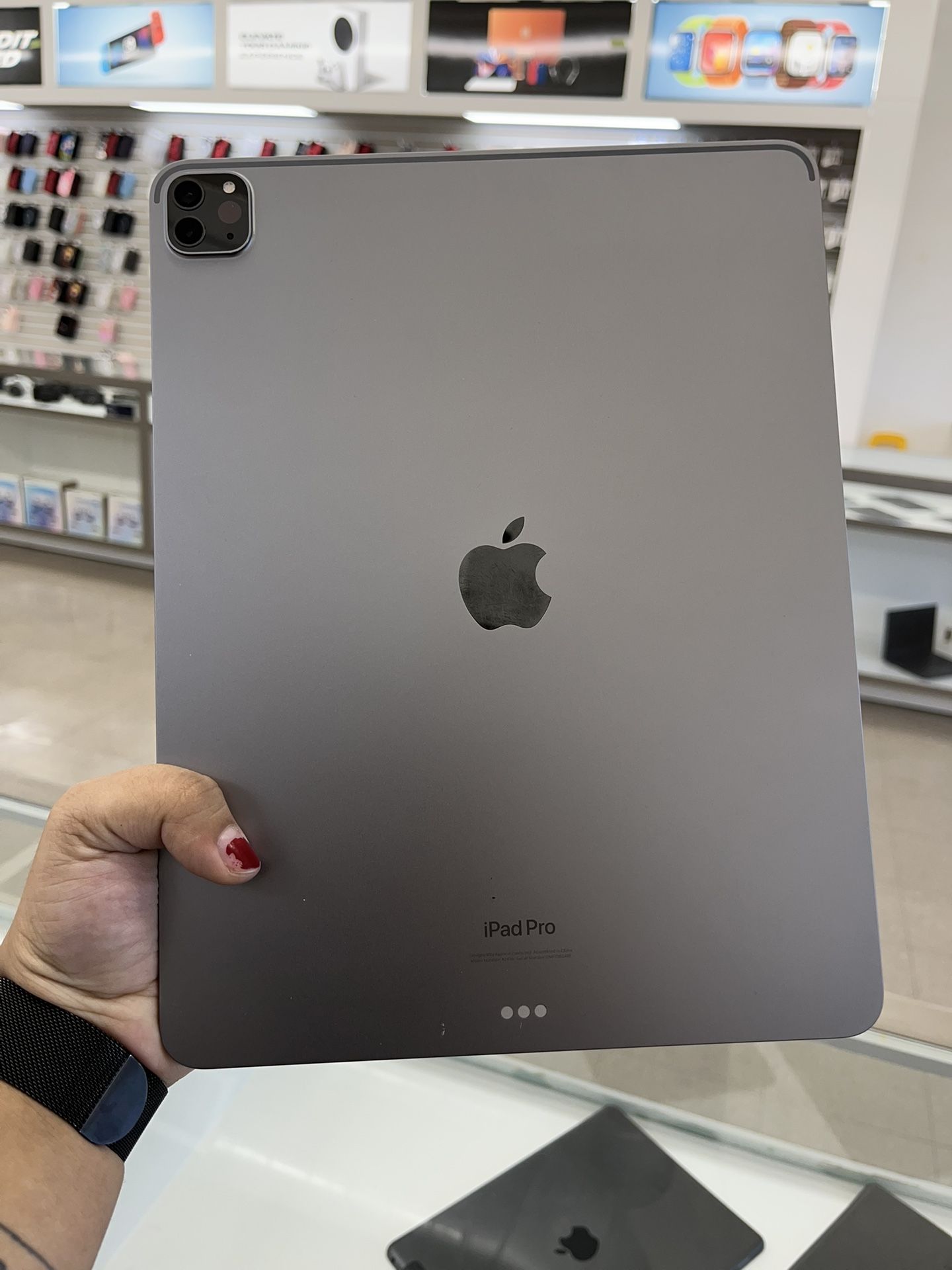 iPad Pro 6th Gen 12.9inch 128gb WiFi And Cellular