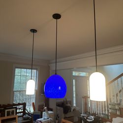 Ceiling light fixtures—Set of three stem pendants, Lucia large blue-cloud glas