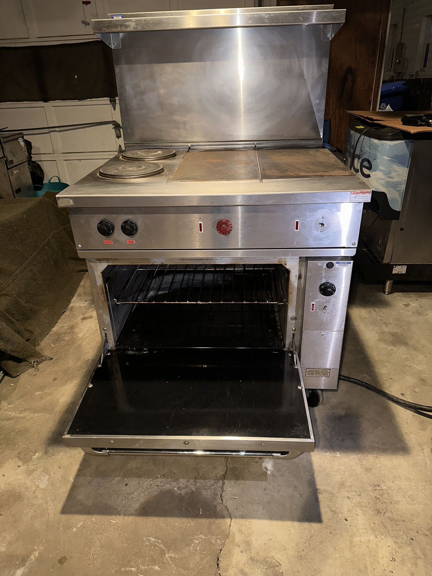 vulcan Restaurant Range, gas, 48", (2) open burners, 36" griddle (