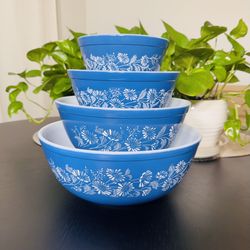 Pyrex Colonial Mist Nesting Bowls