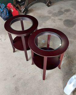 Nice set of end tables