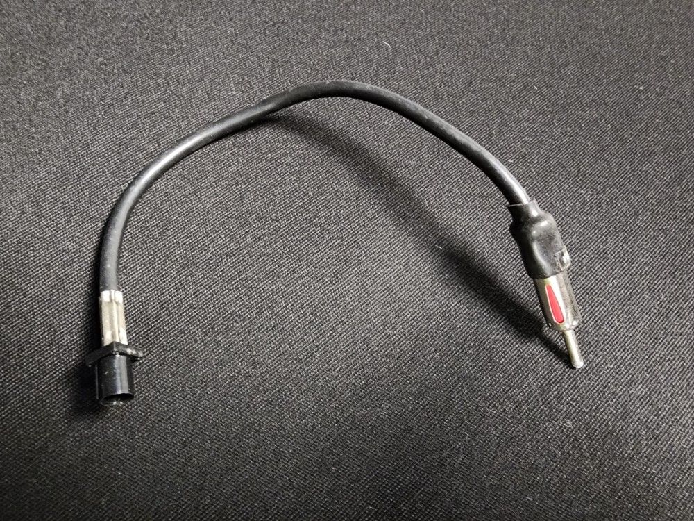 BMW AFTERMARKET STEREO ANTENNA ADAPTER CABLE