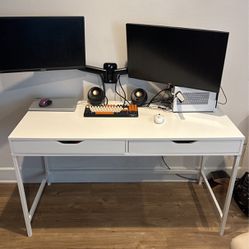 IKEA Micke Desk