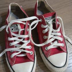 Converse  Size 7 