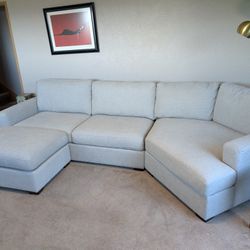 Thomasville Sectional Sofa W/ Ottoman