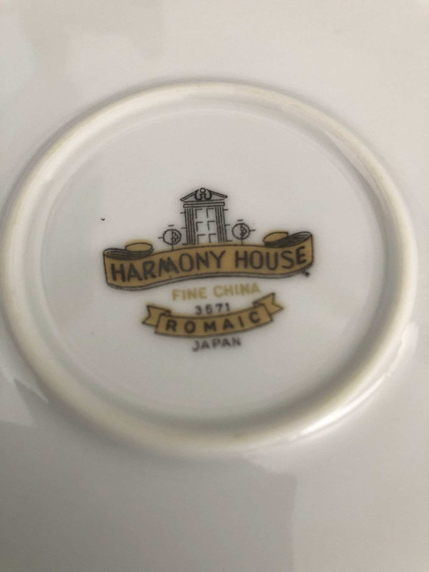 Harmony House Japan "Romaic 3671" Fine China Dinnerware