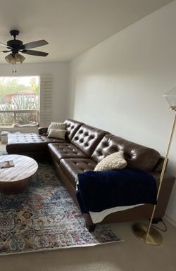 Baskove Auburn Leather Sectional /couch /Living room set