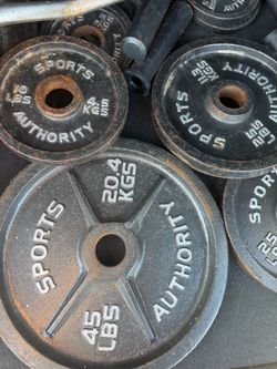 Very nice 45, 35, 25, 10, 5 lb Olympic weight plates. Iron and bumper available. $1 a lb Pair of 45s Pair of 35s Pair of 25s Pair of 10s Pair of 5s